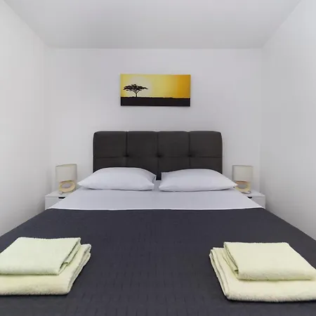Family Apartments Zadar - Ryanair Exclusive Exterior photo